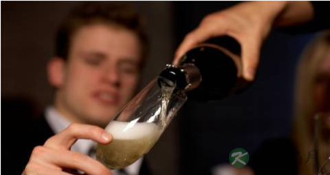 酒精对身体的危害有哪些 酒精对身体的危害有哪些