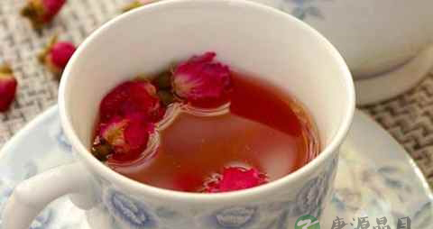 喝玫瑰花水有什么好处 喝玫瑰花水有什么好处