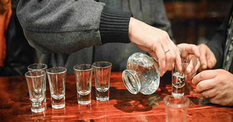 酒精对肝脏的损害 酒精对肝脏的损害
