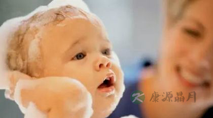 小孩掉头发是什么原因 小孩掉头发是什么原因