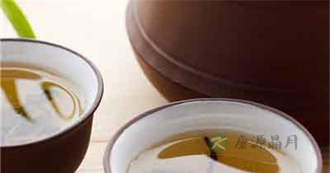 半夜吐酸水喝茶有用吗 半夜吐酸水喝茶有用吗