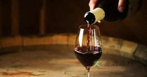 女性喝葡萄酒好还是干红好 女性喝葡萄酒好还是干红好
