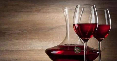 女性喝葡萄酒好还是干红好 女性喝葡萄酒好还是干红好