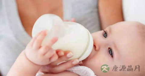 新生儿多久喂一次水 新生儿多久喂一次水