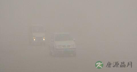 下雨天开车如何除雾安全行驶 下雨天开车如何除雾安全行驶