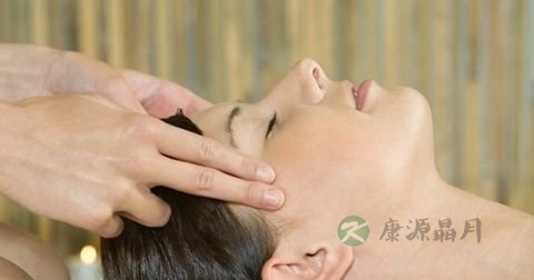 背部拉筋减肥操图解 背部拉筋减肥操图解