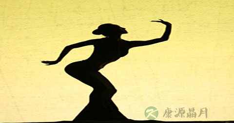 跳孔雀舞的服饰是什么族的 跳孔雀舞的服饰是什么族的