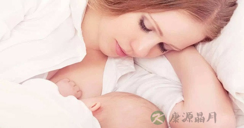 乳头中间裂开正常吗 乳头中间裂开正常吗