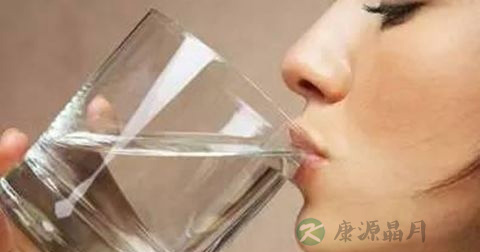 喝水呛入气管怎样急救 喝水呛入气管怎样急救