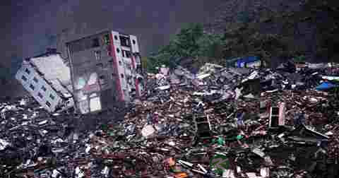地震发生时你在户外如何避震 地震发生时你在户外如何避震