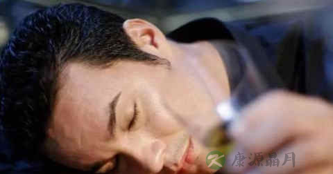 急性酒精中毒如何急救 急性酒精中毒如何急救