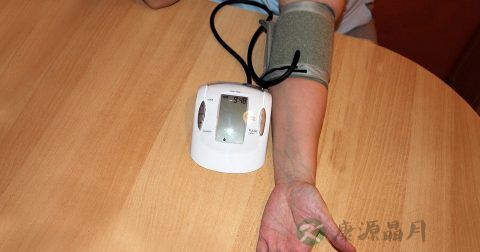 电子血压计腕式好还是臂式好 电子血压计腕式好还是臂式好