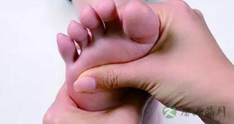 糖尿病脚上起水泡怎么回事 糖尿病脚上起水泡怎么回事