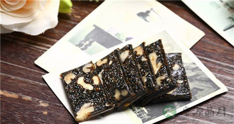 气血不足吃阿胶管用吗 气血不足吃阿胶管用吗