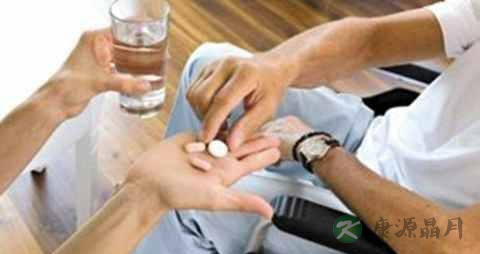 老人发烧了应怎么护理 老人发烧了应怎么护理