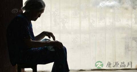 为孤寡老人服务时应该怎么做 为孤寡老人服务时应该怎么做