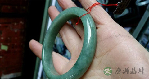 老年人适合戴什么手镯 老年人适合戴什么手镯