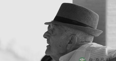 老人怕死怎么安慰 老人怕死怎么安慰
