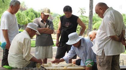 下象棋对老人有什么好处 下象棋对老人有什么好处