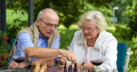 老年人下象棋的好处 老年人下象棋的好处
