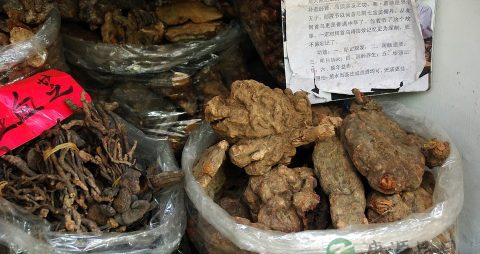 大便粘腻是什么原因 大便粘腻是什么原因