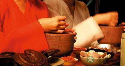 急性蜂窝组织炎吃什么药 急性蜂窝组织炎吃什么药