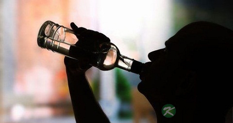 酒精性股骨头坏死不能吃什么,酒精性股骨头坏死的注意事项 酒精性股骨头坏死不能吃什么,酒精性股骨头坏死的注意事项
