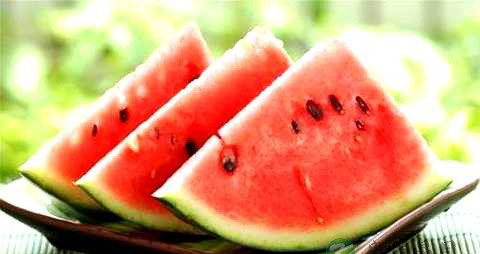 夏天来月经可以吃西瓜吗 夏天来月经可以吃西瓜吗