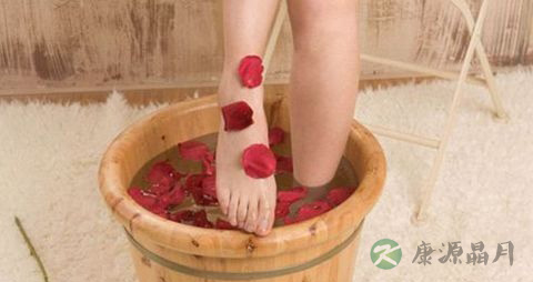 用什么泡脚治痛经 用什么泡脚治痛经
