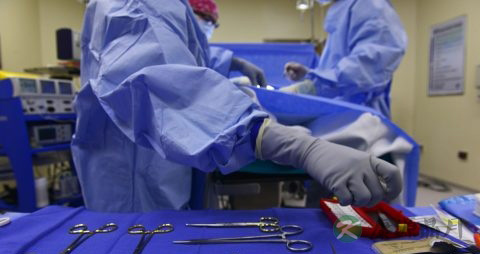 腿上关节有囊肿怎么办 腿上关节有囊肿怎么办