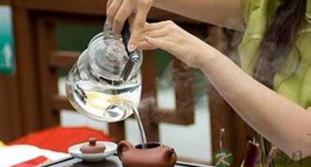 黑茶要凉的喝才解暑 黑茶要凉的喝才解暑