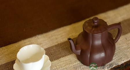 紫砂壶泡茶功效和注意事项 紫砂壶泡茶功效和注意事项