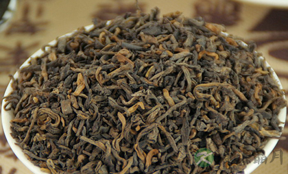 生茶和熟茶的区别 生茶味苦涩熟茶陈香 生茶和熟茶的区别 生茶味苦涩熟茶陈香