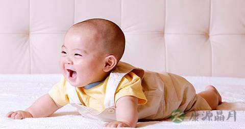 【婴儿晒太阳的好处】婴儿晒太阳注意事项