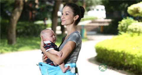 婴儿背带和腰凳哪个好 婴儿背带和腰凳哪个好