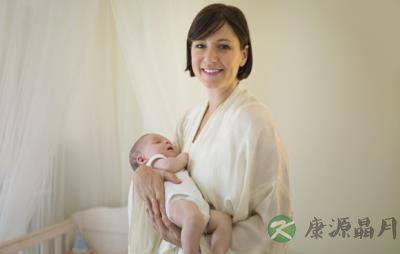 小宝宝头发稀少 或因洗太频繁 小宝宝头发稀少 或因洗太频繁