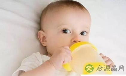 母乳喂养的宝宝不用还是不能喝水?宝妈别纠结了! 母乳喂养的宝宝不用还是不能喝水?宝妈别纠结了!