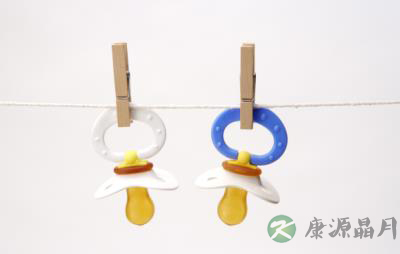 安抚奶嘴的利与弊 宝宝该用吗 安抚奶嘴的利与弊 宝宝该用吗
