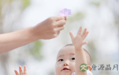 宝宝为何爱揉眼睛 原来有原因 宝宝为何爱揉眼睛 原来有原因
