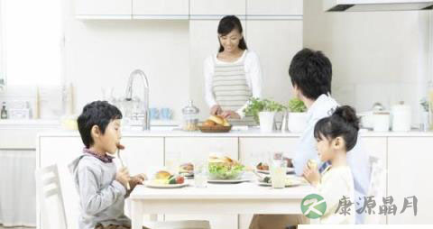 8岁女孩最爱吃奶油蛋糕,没想到却因它进了医院 8岁女孩最爱吃奶油蛋糕,没想到却因它进了医院
