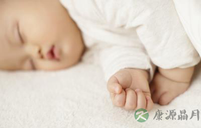 细菌多滋生 小宝宝指甲要干净 细菌多滋生 小宝宝指甲要干净