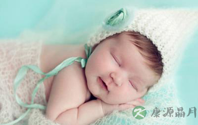 每个宝宝都爱出汗 妈妈别忧桑 每个宝宝都爱出汗 妈妈别忧桑