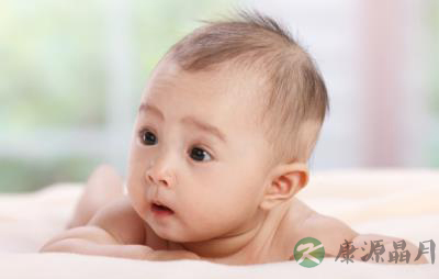 小宝宝头发稀少 或因洗太频繁 小宝宝头发稀少 或因洗太频繁