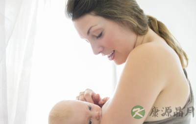 妈妈抱姿不对 或影响孩子健康 妈妈抱姿不对 或影响孩子健康
