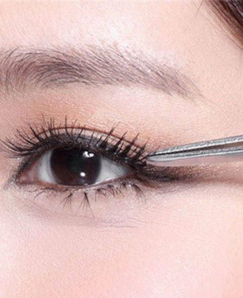 教你春季大眼妆画法让你自信十足 教你春季大眼妆画法让你自信十足