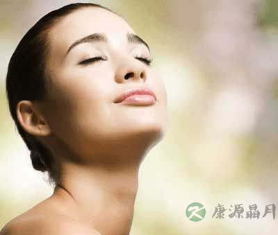 去黑头绝招 轻松甩掉草莓鼻 去黑头绝招 轻松甩掉草莓鼻