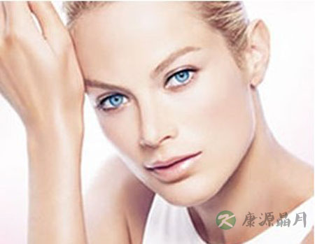 去掉脸上斑点的几个妙方 去掉脸上斑点的几个妙方