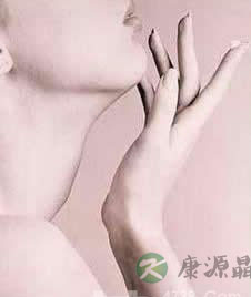 熟女不得不防颈部皱纹 熟女不得不防颈部皱纹