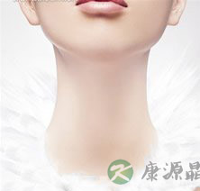 熟女不得不防颈部皱纹 熟女不得不防颈部皱纹