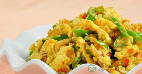 青椒炒鸡蛋用什么油 青椒炒鸡蛋用什么油